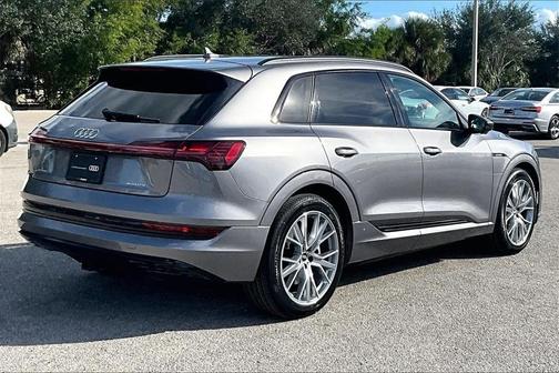2021 Audi e-tron Prestige