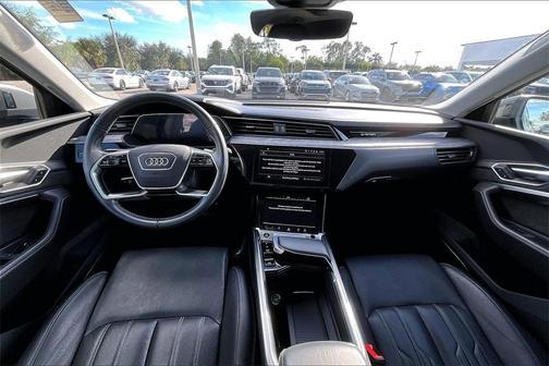 2021 Audi e-tron Prestige