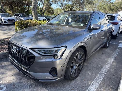2021 Audi e-tron Prestige