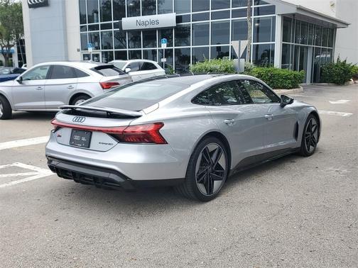 2023 Audi RS e-tron GT Base