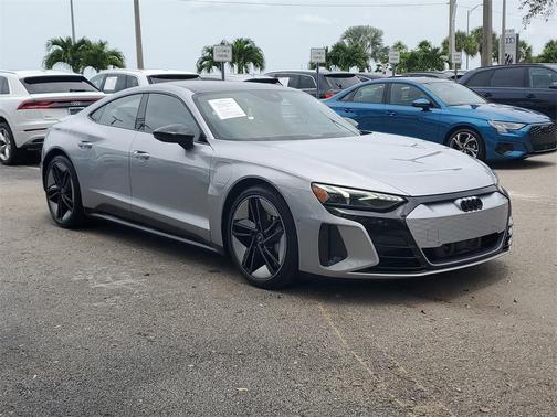 2023 Audi RS e-tron GT Base