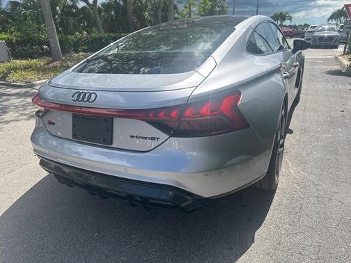 2023 Audi RS e-tron GT Base