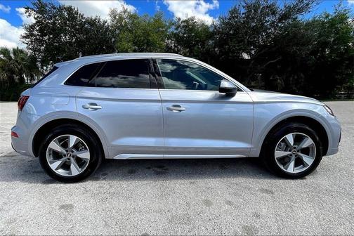 2023 Audi Q5 40 Premium Plus