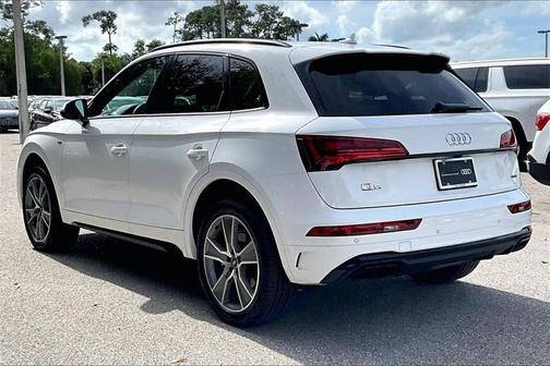 2025 Audi Q5 45 S line quattro Premium