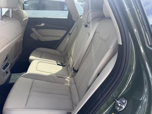 2025 Audi Q5 45 S line quattro Premium