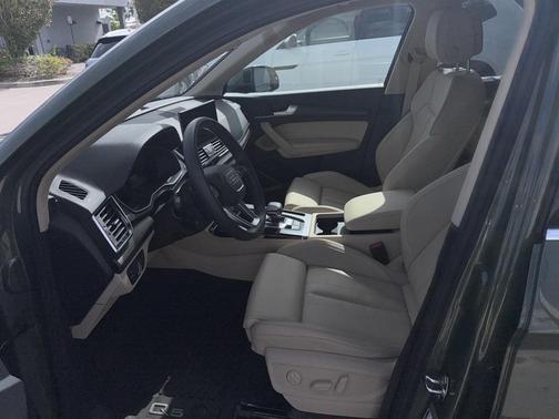 2025 Audi Q5 45 S line quattro Premium
