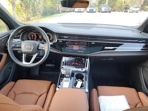 2025 Audi Q7 55 Premium