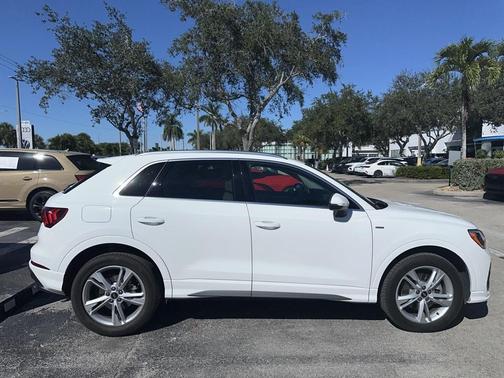 2021 Audi Q3 45 S line Premium