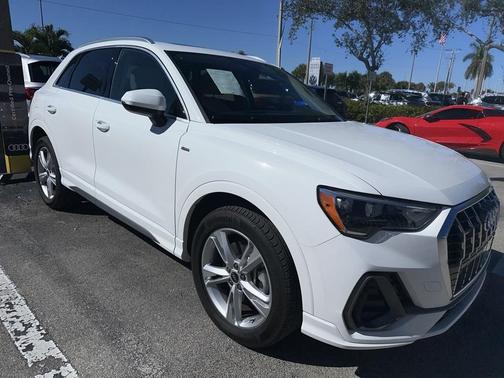 2021 Audi Q3 45 S line Premium