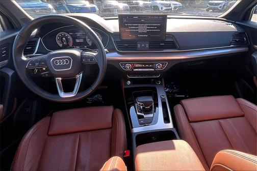 2022 Audi Q5 45 S line Prestige
