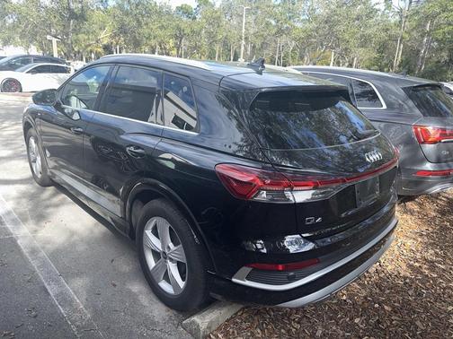 2024 Audi Q4 e-tron 55 quattro Premium