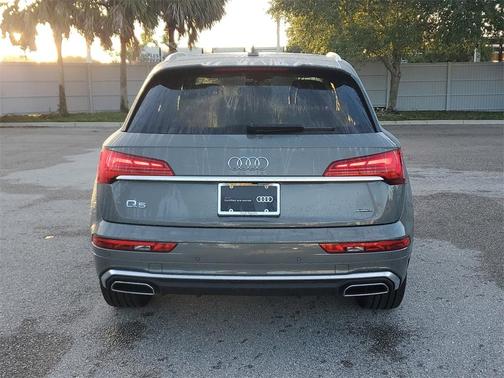 2025 Audi Q5 45 S line quattro Premium