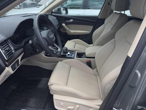 2025 Audi Q5 45 S line quattro Premium