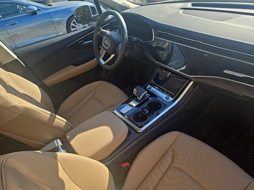 2025 Audi Q7 55 Premium Plus