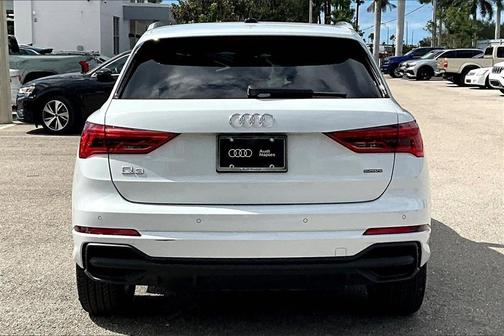 2024 Audi Q3 45 S line Premium