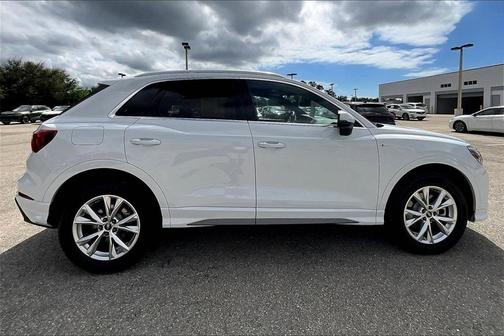 2024 Audi Q3 45 S line Premium