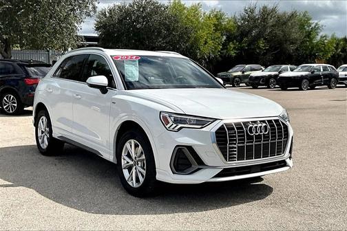 2024 Audi Q3 45 S line Premium