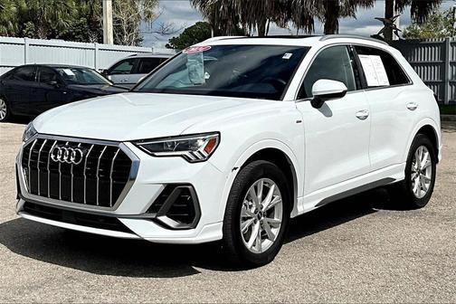 2024 Audi Q3 45 S line Premium