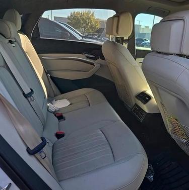 2024 Audi Q8 e-tron S line Premium