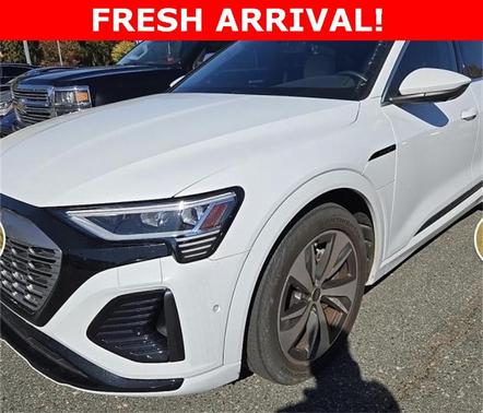 2024 Audi Q8 e-tron S line Premium