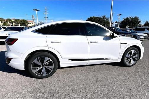 2024 Audi Q8 e-tron S line Premium