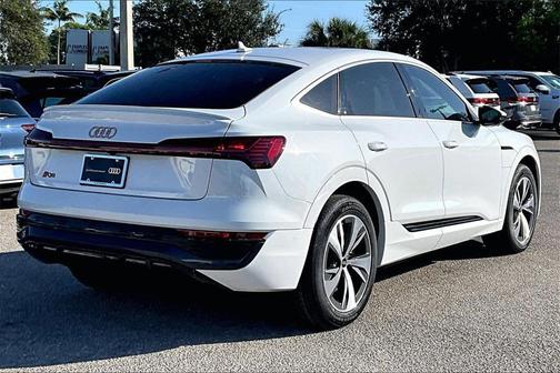 2024 Audi Q8 e-tron S line Premium