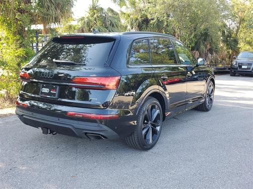 2025 Audi Q7 55 Premium