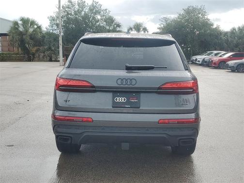 2025 Audi Q7 55 Premium