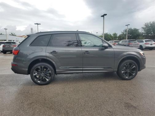 2025 Audi Q7 55 Premium