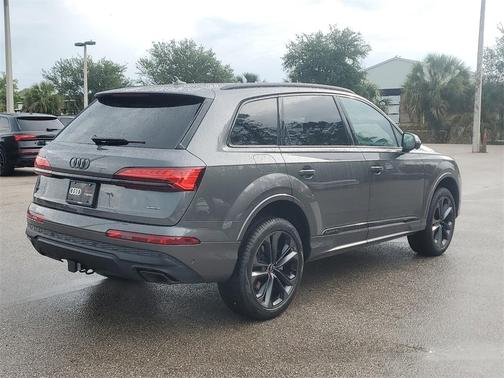 2025 Audi Q7 55 Premium