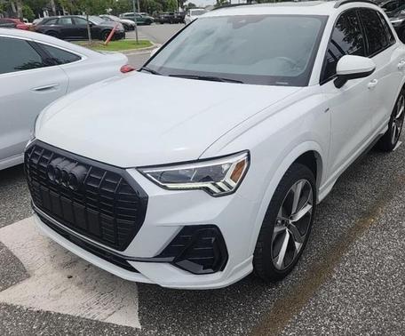 2022 Audi Q3 45 S line Premium