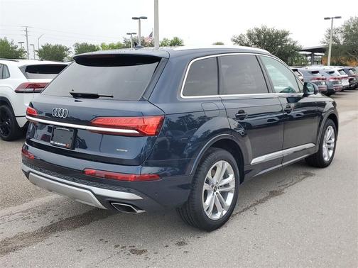 2025 Audi Q7 45 Premium