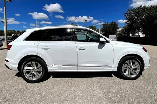 2021 Audi Q7 55 Premium Plus