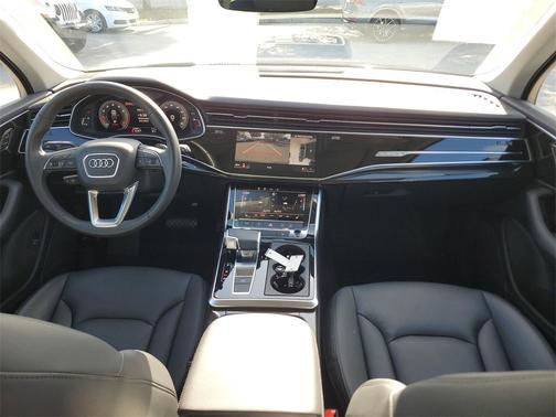 2023 Audi Q7 45 Premium