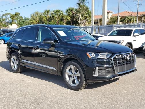 2023 Audi Q7 45 Premium