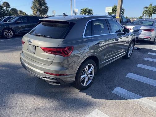 2024 Audi Q3 45 S line Premium