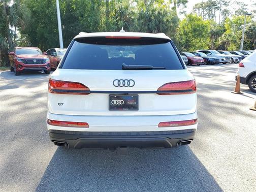 2025 Audi Q7 55 Premium