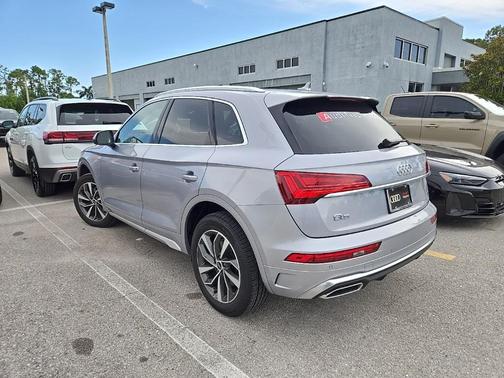 2025 Audi Q5 45 S line quattro Premium