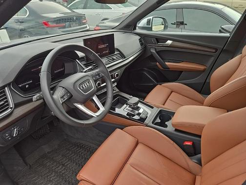 2025 Audi Q5 45 S line quattro Premium