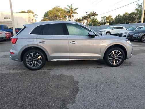 2025 Audi Q5 45 S line quattro Premium