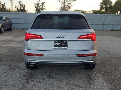2025 Audi Q5 45 S line quattro Premium