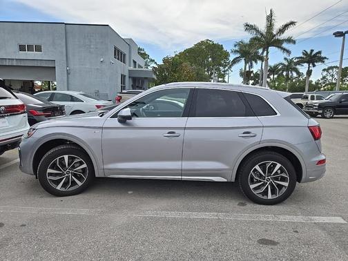 2025 Audi Q5 45 S line quattro Premium