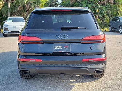 2025 Audi Q7 55 Premium