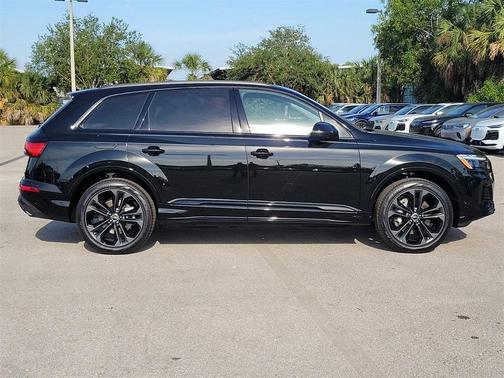 2025 Audi Q7 55 Premium