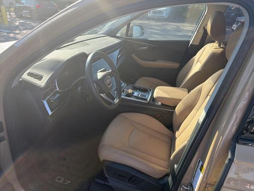 2025 Audi Q7 55 Premium Plus
