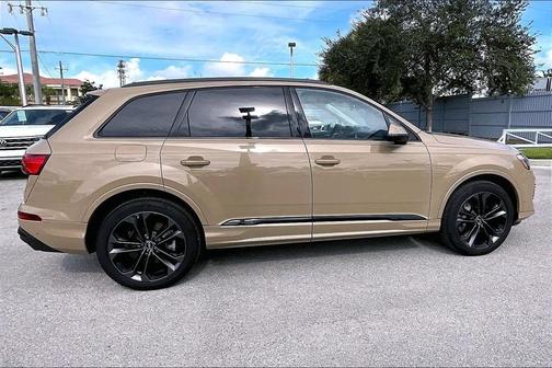 2025 Audi Q7 55 Premium Plus