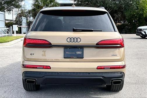 2025 Audi Q7 55 Premium Plus