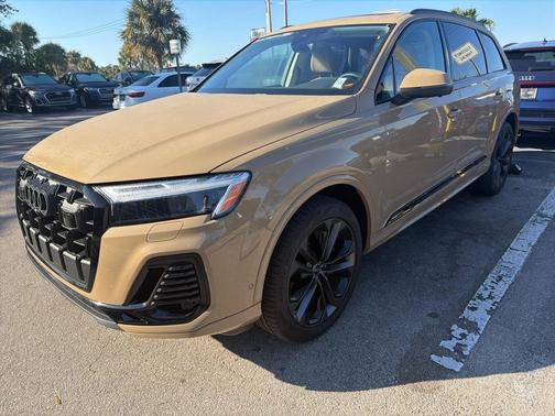 2025 Audi Q7 55 Premium Plus