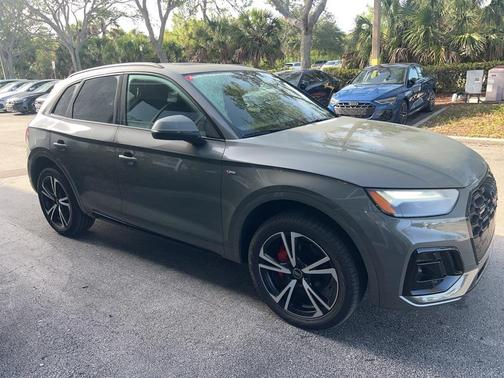 2025 Audi Q5 45 S line quattro Premium