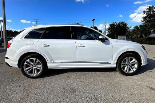 2025 Audi Q7 45 Premium Plus